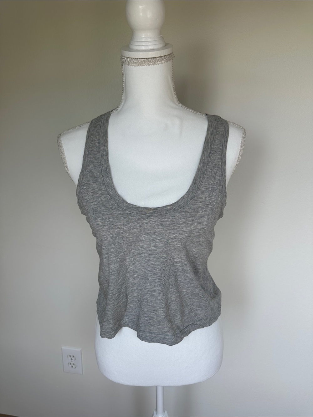 Lululemon Gray Racerback Tank Top Scoop Neck Size 4